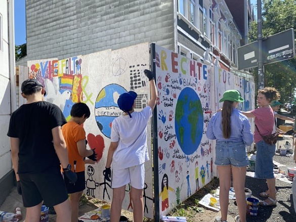 Hier sehen Sie die 6b bei der Wandgestaltung.