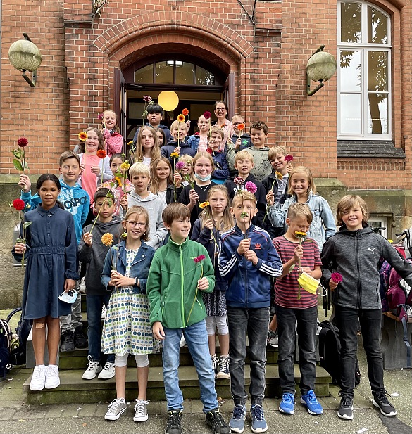 Hier sehen Sie Einschulungsfotos der 5. Klassen