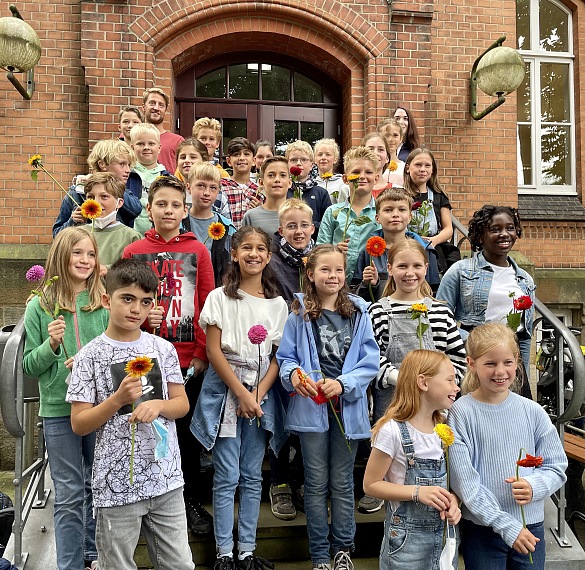 Hier sehen Sie Einschulungsfotos der 5. Klassen